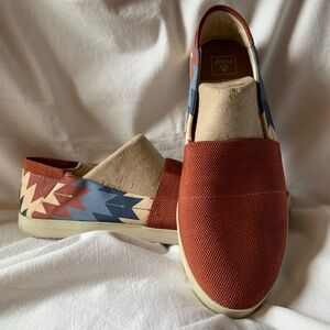 Reef 'Rose' flats/sneakers/shoes in Southwest vibe print